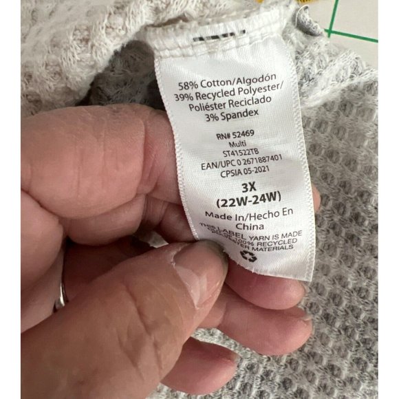 Womens top, size 3 X, tie dye look, neutral tones - Picture 8 of 9